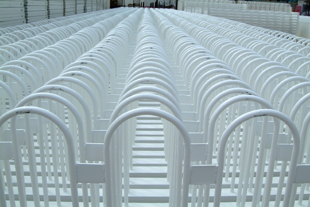 守護金屬護欄，盡顯專業(yè)風(fēng)采 —— 優(yōu)選醇酸調(diào)和漆