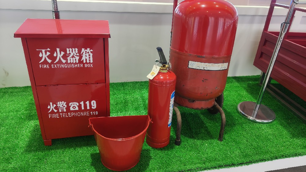 守護(hù)安全色彩，醇酸清漆為公安消防設(shè)備添彩